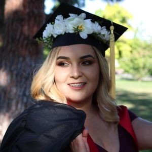 Meet your Posher, Estefania